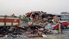 Firozabad- Agra - Lucknow Expressway पर सड़क हादसा, डबल डेकर बस में ट्रक ने मारी टक्कर