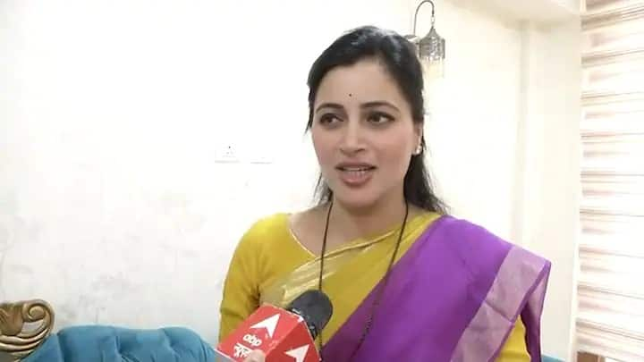 Loksabha Election 2024 Navneet Rana Amravti Loksabha Constituency candidate thanks to BJP Leader Chandrashekhar Bawankule for taking her name in ABP Majha Zero Hour Programme Maharashtra detail marathi news Loksabha Election 2024 : Exclusive: बावनकुळेंकडून पहिला उमेदवार जाहीर, राणांकडून आभार, नवनीत राणा कोणत्या पक्षाकडून लढणार?