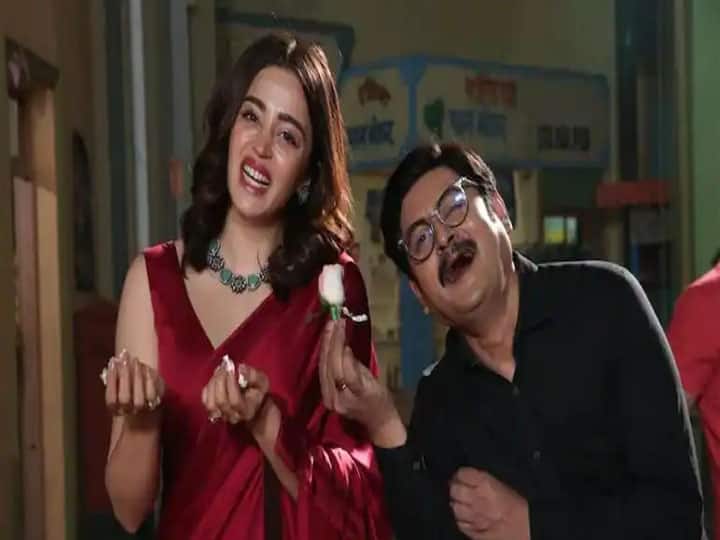 रोहिताश गौड़ शो में मनमोहन तिवारी की भूमिका निभाते हुए दिखाई देते हैं. उनका किरदार सभी को खूब पसंद आता है. वह शो में अंगूरी के पति की भूमिका निभा रहे हैं. मीडिया रिपोर्ट की माने तो वो एक एपिसोड को करने के लिए 50,000 रुपय चार्ज करते हैं.