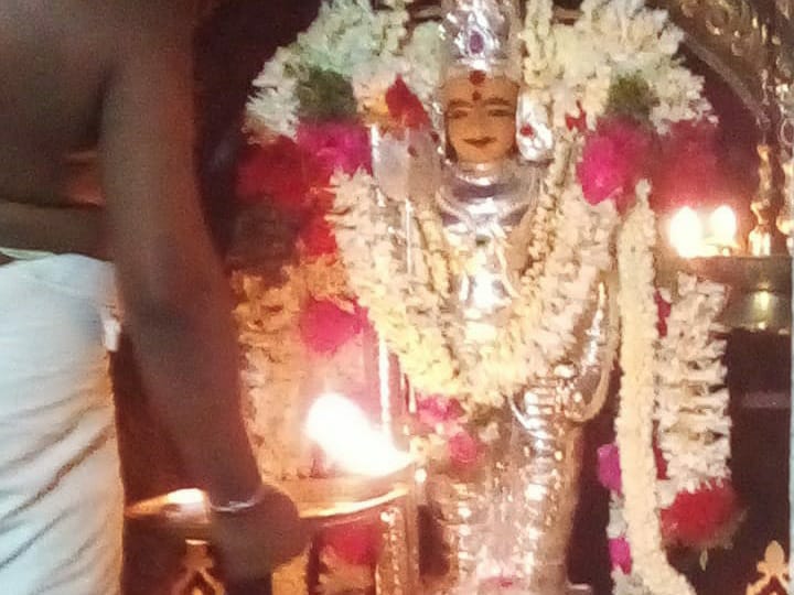 கரூர் : கனககிரி வேலாயுத சுவாமி ஆலயத்தில் பக்தர்களின்றி நடைபெற்ற வைகாசி கிருத்திகை பூஜை