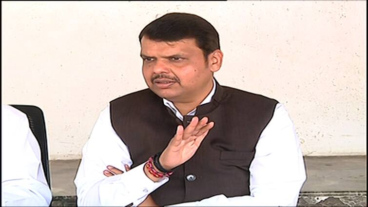 Devendra Fadnavis phone tapping case After the notice given to Devendra Fadnavis BJP started agitation all over maharashtra Devendra Fadanvis : देवेंद्र फडणवीसांना दिलेल्या नोटिशीनंतर भाजप आक्रमक, राज्यभर आंदोलनं, नोटीशीची होळी