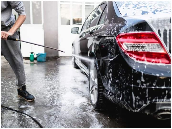 Car Washing tips  know details good for car colour Car Wash Tips: ਹੋਲੀ ਦਾ ਰੰਗ ਹੋਵੇ ਜਾਂ ਕੋਈ ਪੁਰਾਣਾ ਦਾਗ਼, ਪਾਣੀ 'ਚ ਸ਼ੈਂਪੂ ਦੇ ਨਾਲ ਮਿਲਾਓ ਇਹ ਦੋ ਚੀਜ਼ਾਂ, ਚਮਕ ਜਾਵੇਗੀ ਗੱਡੀ