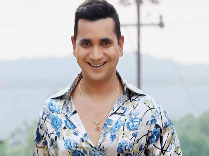 अब बारी आती है शो में सक्सेना जी का किरदार निभाने वाले शर्मा जी की. जी हां उनका असली असली नाम सानन्द वर्मा हैं. उन्होंने साल 2010 में अपने करियर की शुरुआत की थी. उन्होंने अपने करियर में 'मर्दानी', 'पटाखा' और 'रेड' जैसी फिल्में की है.