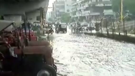 Surat: વરસાદે ખોલી મનપાની પ્રિ-મોન્સૂન કામગીરીની પોલ,વરાછામાં ભરાયા પાણી