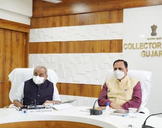 ગાંધીનગર ખાતે કેબિનેટ બેઠક શરૂઃ ધોરણ-9થી 11ના વર્ગો શરૂ કરવા મુદ્દે લેવાઇ શકે છે મોટો નિર્ણય