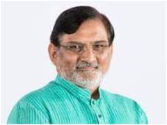 लक्षद्वीप में प्रशासक प्रफुल्ल खोड़ा पटेल को हटाए जाने की मांग, लोगों ने पानी के भीतर किया विरोध प्रदर्शन