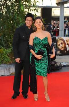 Suhana Khan Childhood Photos: ছোটবেলায় শাহরুখ-গৌরীর সঙ্গে রেড কার্পেটে সুহানা, ছবি ভাইরাল