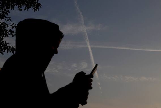 'ਕੁੜੀਆਂ ਪੋਰਨ ਫ਼ਿਲਮ ਕਿਉਂ ਨਹੀਂ ਦੇਖ ਸਕਦੀਆਂ?' ਕੁਝ ਇੰਡੀਅਨ ਵੈੱਬ ਟੀਵੀ ਇੰਨੇ ਕਿਉਂ ਮਸ਼ਹੂਰ ਹੋਏ? 'ਕੁੜੀਆਂ ਪੋਰਨ ਫ਼ਿਲਮ ਕਿਉਂ ਨਹੀਂ ਦੇਖ ਸਕਦੀਆਂ?' ਕੁਝ ਇੰਡੀਅਨ ਵੈੱਬ ਟੀਵੀ ਇੰਨੇ ਕਿਉਂ ਮਸ਼ਹੂਰ ਹੋਏ?