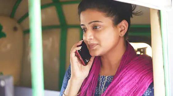 ਇਸ ਸੀਰੀਜ਼ ਵਿੱਚ ਸ਼੍ਰੀਕਾਂਤ ਤਿਵਾੜੀ ਦੀ ਪਤਨੀ ਸੁਚੀ ਦੀ ਭੂਮਿਕਾ ਨਿਭਾ ਰਹੀ ਅਦਾਕਾਰਾ ਪ੍ਰਿਆਮਣੀ ਨੇ 80 ਲੱਖ ਫੀਸ ਲਈ ਹੈ।