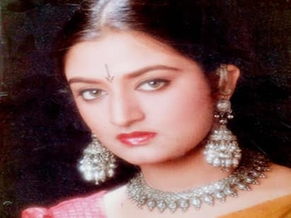 famous Tamil actress Mohinis Top 5 songs 90s கிட்ஸ்களை கிறங்கடித்த மோகினியின் டாப் 5 பாடல்கள்!