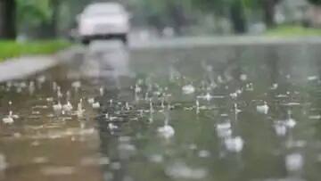 Mumbai: Rain knocked in the financial capital, heavy rain alert issued for next 3 days Mumbai Rain: मुंबई में मानसून ने दी दस्तक, अगले 3 दिनों तक भारी बारिश का अलर्ट जारी