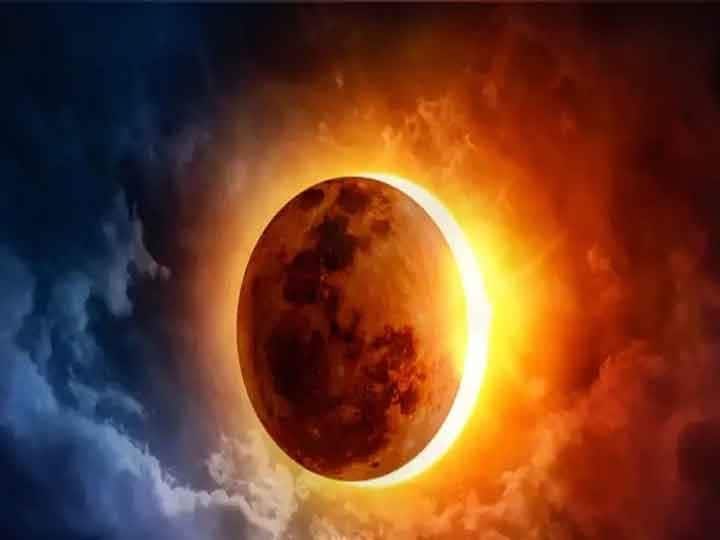 তবে ভারতে সূর্যাস্তের আগে অরুণাচল প্রদেশ ও লাদাখের কিছু অংশে মাত্র কয়েক মিনিটের জন্য এই গ্রহণ দেখা যাবে।