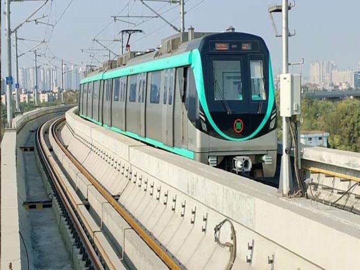 नोएडा-ग्रेटर नोएडा के बीच एक्वा लाइन पर फिर दौड़ी मेट्रो, यात्रियों को मिली बड़ी राहत Metro operation resume on Aqua line between Noida and Greater Noida ann नोएडा-ग्रेटर नोएडा के बीच एक्वा लाइन पर फिर दौड़ी मेट्रो, यात्रियों को मिली बड़ी राहत