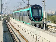 नोएडा-ग्रेटर नोएडा के बीच एक्वा लाइन पर फिर दौड़ी मेट्रो, यात्रियों को मिली बड़ी राहत