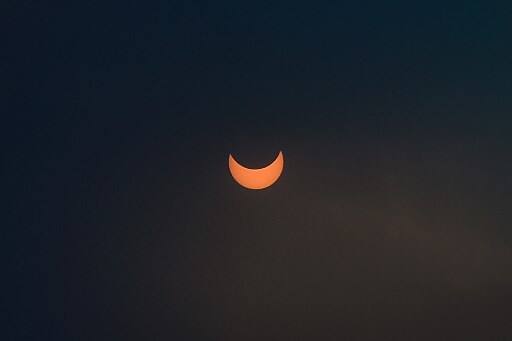 Surya Grahan 2021 Solar Eclipse timing know where to watch in india and more details read here Solar Eclipse: भारत के इन शहरों में दिखेगा साल का पहला सूर्यग्रहण, जानें टाइमिंग और इससे जुड़े सभी अपडेट्स