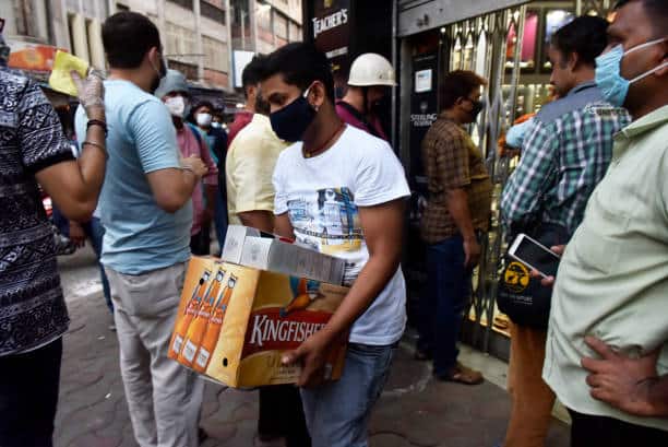 To Avoid Crowd At Liquor Shops, Puducherry To Begin Home Delivery Of Alcohol To Avoid Crowd At Liquor Shops, Puducherry To Begin Home Delivery Of Alcohol