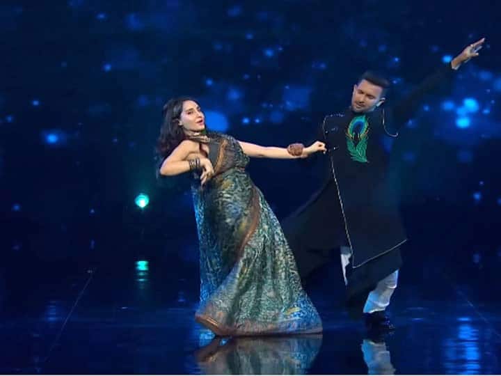 Nora Fatehi New Song Nora Fatehi Dance video with terence lewis in india Best Dancer Show 'ऐसा लगता है तुम बनके बादल' गाने पर जब Nora Fatehi ने Terence Lewis संग किया डांस, देखकर आ जाएगा पसीना