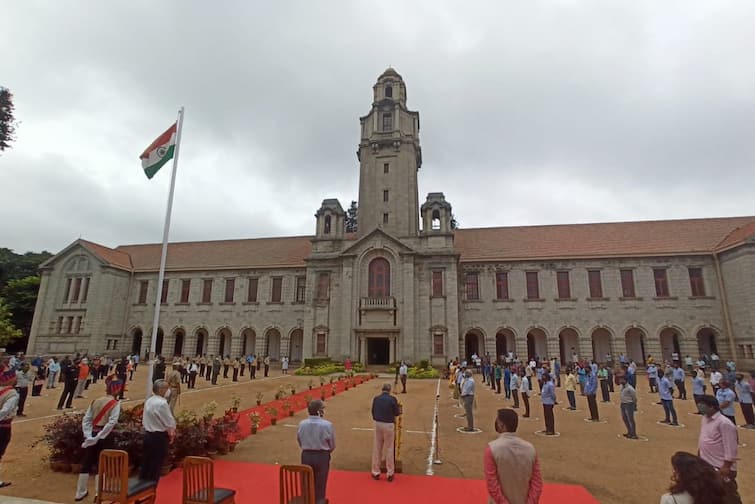 NIRF Ranking 2021: IISc Bangalore is the number 1 university in the country, check the list of top 10 universities here NIRF Ranking 2021: IISc बेंगलुरु है देश की नंबर 1 यूनिवर्सिटी, यहां चेक करें टॉप 10 विश्वविद्यालयों की लिस्ट