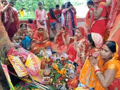 अखंड सौभाग्य के लिए सुहागनों ने किया वटसावित्री का व्रत, पति की लंबी उम्र के लिए की प्रार्थना 