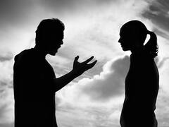 लॉकडाऊन काळात कौटुंबिक कलहाची झळ आता पुरुषांनाही,  पुण्यात दीड हजार तक्रारी