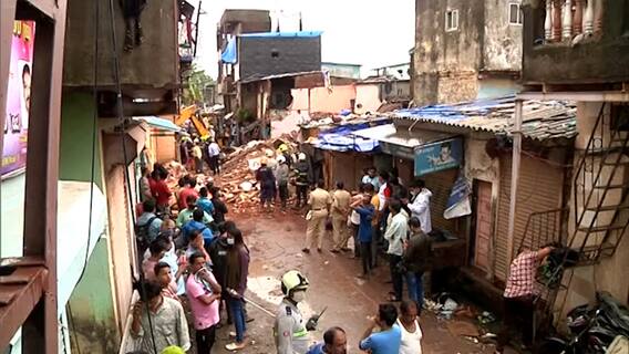 Malad Building Collapse : मुंबईतील मालाडमध्ये इमारतीचा भाग कोसळला, 11 मृत्युमुखी