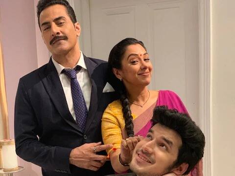 Star Plus' 'Anupamaa' has been dominating the TRP charts since its launch in 2020. Although the show slipped to the number two spot in May, it has managed to bounce back. The daily soap starring Rupali Ganguly and Sudhanshu Panday has bagged the number one spot in week 22.