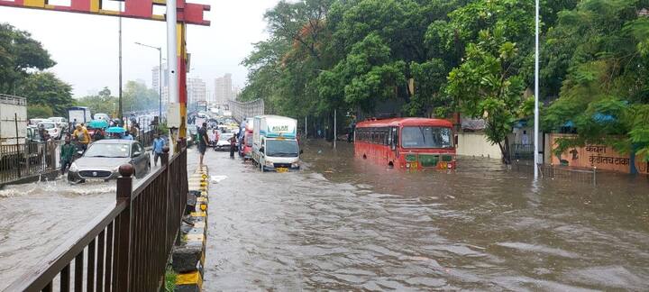 கனமழையால் முக்கியமான சாலைகளில் மழை நீர் தேங்கியது