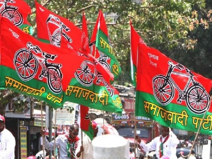 Samajwadi Party leader Sunil Singh Sajan attack BJP in Unnoa ann Samajwadi Party: सपा ने किया सेवानिवृत शिक्षकों का सम्मान समारोह, बीजेपी पर भड़के एमएलसी सुनील सिंह साजन