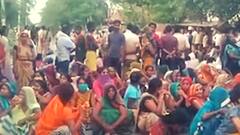 Barabanki में पुलिस से भिड़े ग्रामीण, जमकर किया पथराव | 8 Ki Baat