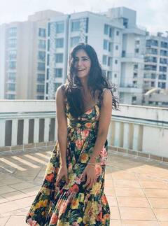 इन गर्मियों के लिए Katrina Kaif की 5 Floral Dresses को आप भी कर सकती हैं अपने wardrobe में शामिल