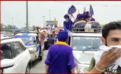 ਗੁਰਨਾਮ ਸਿੰਘ ਚੜੂਨੀ ਦੀ ਅਗਵਾਈ ‘ਚ ਵੱਡੀ ਗਿਣਤੀ ‘ਚ ਕਾਰਾਂ ‘ਤੇ ਕਿਸਾਨਾਂ ਨੇ ਕੀਤੀ ਦਿੱਲੀ ਵੱਲ ਕੂਚ