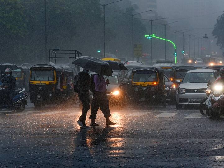 West Bengal Monsoon 2021 Enters Today IMD Weather Updates Rain in next 24 hours Monsoon 2021 in Bengal:রাজ্যে ঢুকে পড়েছে বর্ষা, আগামী ২৪ ঘণ্টায় সর্বত্র বজ্রবিদ্যুৎ-সহ বৃষ্টির পূর্বাভাস