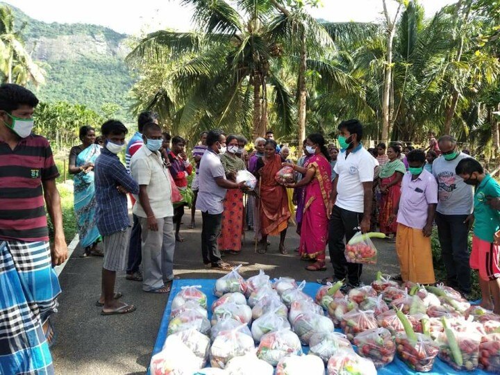 அடர் வனங்களுக்குள் நீண்ட பயணம்; பழங்குடிகளுக்கு உதவி வரும் பரமசிவம்