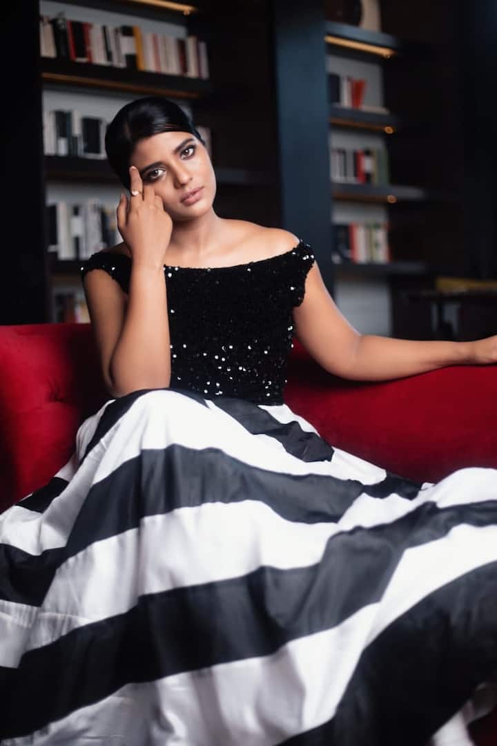 உன்னுடனே நானும் வாரேன் ஒரு ஓரமா