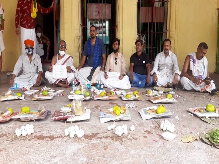 Bihar: Mass Worship at Devghat in gaya for the peace of the souls of those who died of corona ann बिहार: देवघाट पर सामूहिक पिंडदान, कोरोना से मरने वालों की आत्मा की शांति के लिए किया गया तर्पण