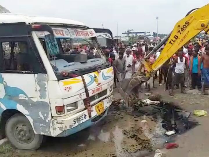 बिहारः सुपौल में भीषण सड़क दुर्घटना, यात्रियों से भरी बस पलटी; राहत बचाव का कार्य शुरू