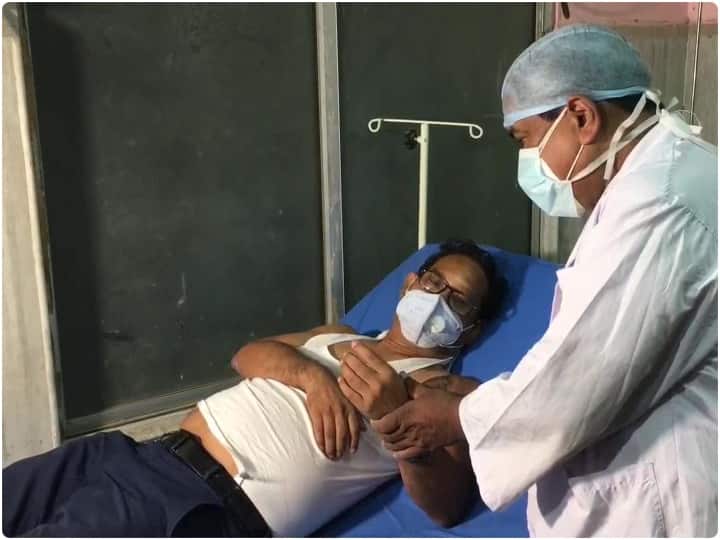 West Bengal attack on car of Jalpaiguri BJP MP Jayanta Roy at Raj gunj allegation on TMC पश्चिम बंगाल में नहीं थम रही हिंसा, BJP नेता के सिर पर लाठी से हमला; टीएमसी पर लगा आरोप