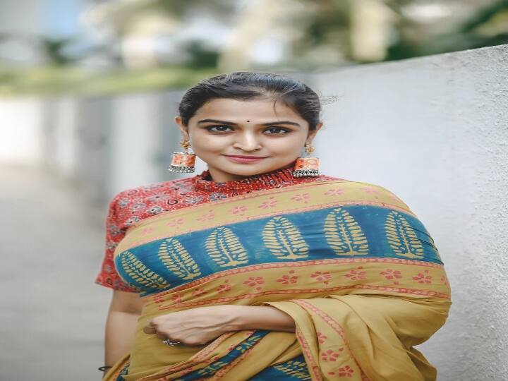 10 ஆண்டுகளாக தமிழ் மற்றும் மலையாளத்தில் ஏராளமான பாடல்களை பாடியுள்ளார்.