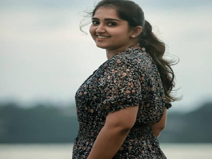 Actress Sanusha befitting reply abusive comments on her body online trolls Actress Sanusha Social Media | ‛உங்களுக்கு வேற வேலை இல்லையா...’ உருவக்கேலிக்கு பதிலடி தந்த ரேனிகுண்டா நடிகை!
