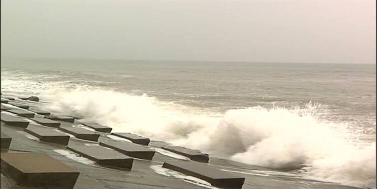 West Bengal Coastal areas brace for another high tide Alerts today Heavy rain predicted High Tide Alerts:আজ অমাবস্যার কটাল, নিম্নচাপের ভ্রুকুটি, উপকূল অঞ্চলে সতর্কতা, গঙ্গায় হতে পারে ৫ মিটার পর্যন্ত জলোচ্ছ্বাস