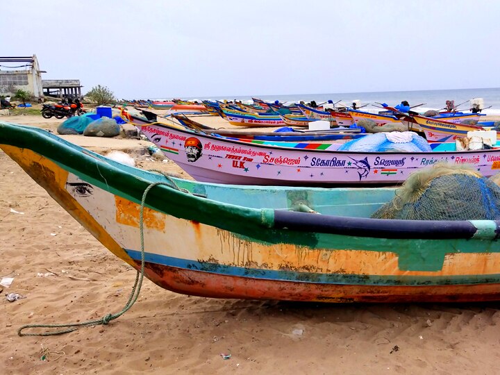 அன்றாட பிழைப்பிற்கு சிரமப்படுகிறோம்...’ இரட்டை சோகத்தில் மீனவர்கள்!