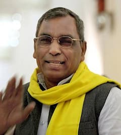 योगी के मंत्री ने ओपी राजभर को बताया पॉलिटिकल 'डांसर', बोले- पता नहीं कब कहां 'नाचने' लगे