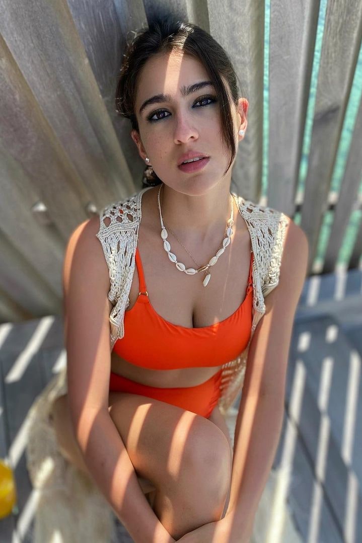 Nora Fatehi To Sara Ali Khan Bollywood Actresses Who Proved That Orange Is Hot Season Colour | Nora Fatehi Sara Ali Khan तक इन गर्मियों में Orange Colour को बनाया अपना फेवरेट