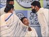 BJP छोड़ TMC में लौटे मुकुल रॉय की 'घर वापसी' की 10 तस्वीरें