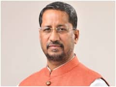 कृषि कानूनों के खिलाफ धरनारत किसानों को बीजेपी नेता का समर्थन, केंद्र से की बात मानने की अपील