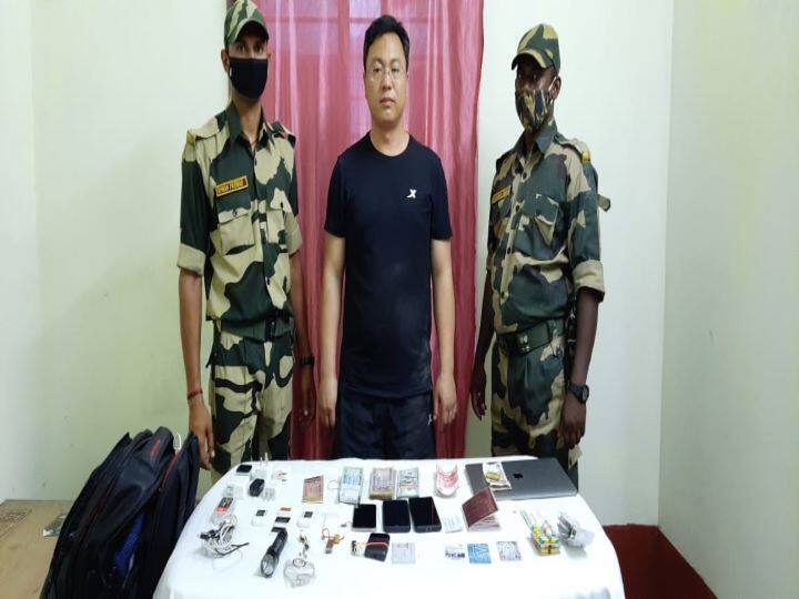 Chinese national arrested while infiltrating from India-Bangladesh border, it is clear that he is a spy in the investigation ANN भारत-बांग्लादेश सीमा से घुसपैठ करते हुए चीनी नागरिक गिरफ्तार, जांच में जासूस होने की बात साफ
