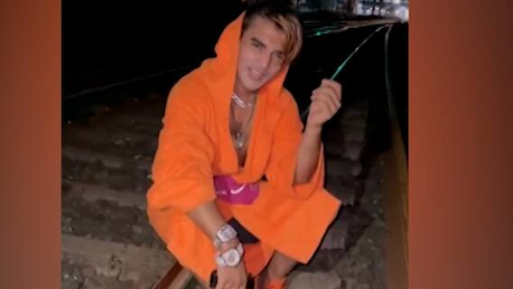 पब्लिसिटीसाठी रेल्वे रुळावर धोकादायक स्टंट, व्हिडीओ व्हायरल झाल्यानंतर तरुणाला घाटकोपरमधून बेड्या