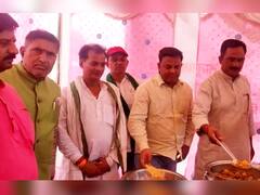 लालू यादव के MLA ने कोरोना प्रोटोकॉल को दिखाया 'ठेंगा', जन्मदिन पर भोज का आयोजन कर जुटाए सैकड़ों लोग