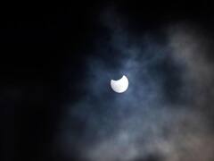 Ring Of Fire Images | சூரியனே.. சூரியனே.. உலகின் பல்வேறு இடங்களில்  சூரிய கிரகணம் - புகைப்படங்கள்!