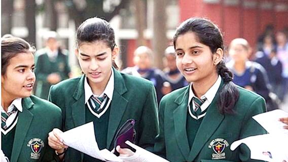 Uttarakhand: अब नहीं चलेगी Private Schools की मनमानी, राज्य में जल्द लागू होगा 'फीस एक्ट'